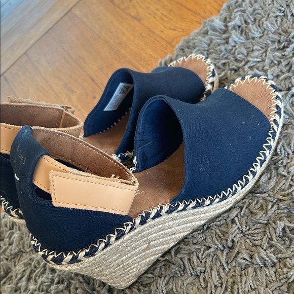 TOMS Marisol Navy Blue Canvas Wedge Heel Open Toe Ankle Strap Sandals Size 8.5 - Picture 3 of 9